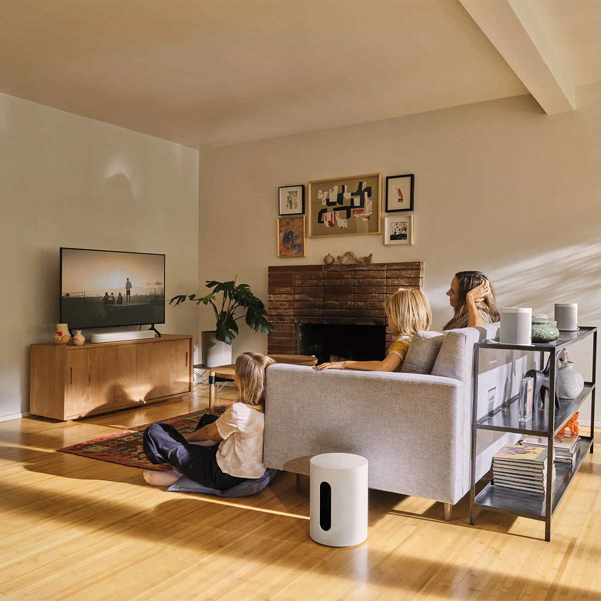 Beam (Gen 2) + Sub Mini + Era 100(x2) のシステム構成図。すべてがワイヤレスで接続されているイメージ